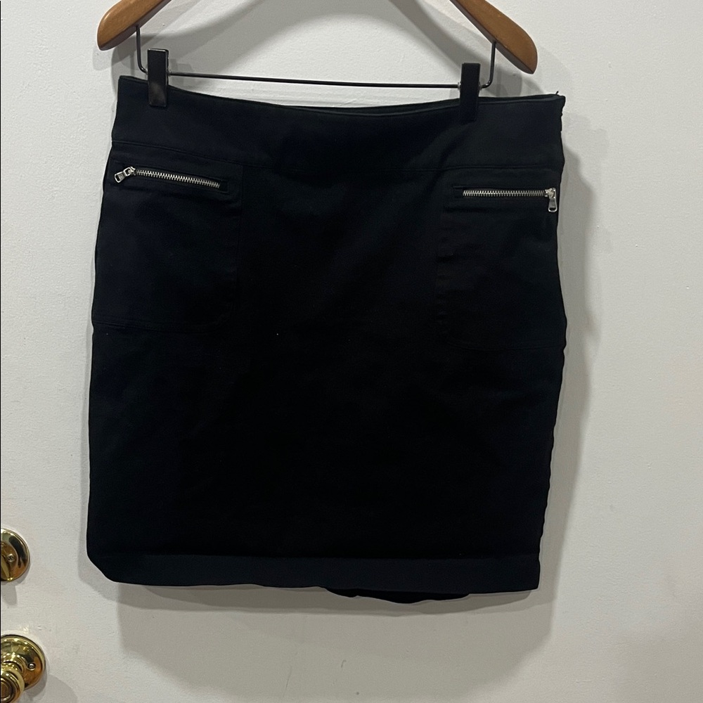 Lauren Ralph Lauren Black Mini Skirt with Zipper Details